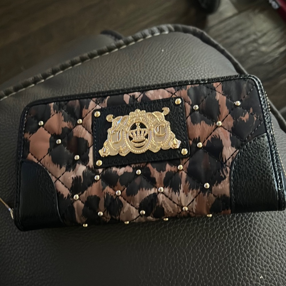 COPY - Juicy Couture
Black Nylon Gold Studs Wallet